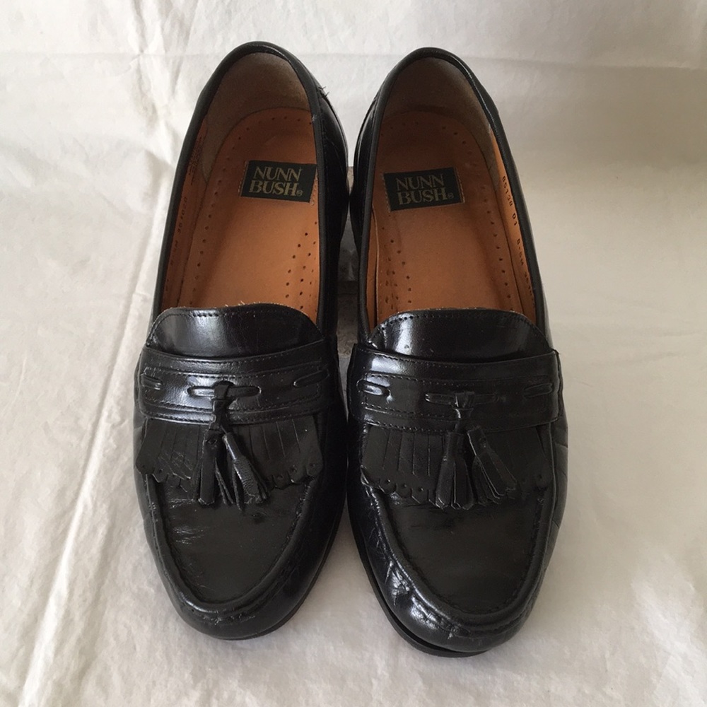 Nunn Bush men’s tassel loafer. 8.5 medium width. Leather upper